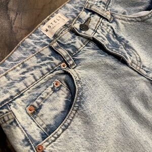 Motel Rocks Low Rise Parallel Jeans in 80s Light Blue Wash Size 24 Length 32